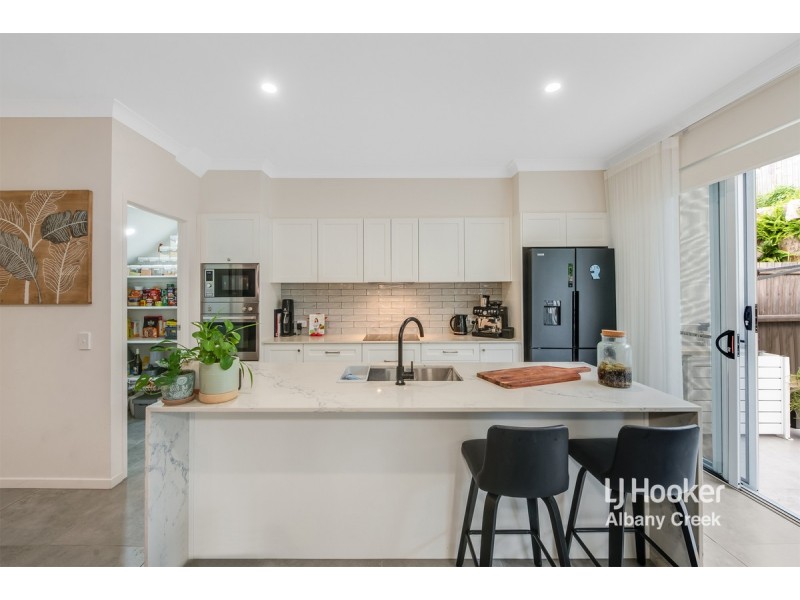 8/15 Rand Place, Bridgeman Downs QLD 4035