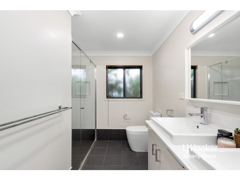 125 Saraband Drive, Eatons Hill QLD 4037