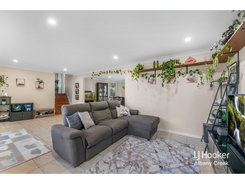 9 Mona Vale Way, Petrie QLD 4502