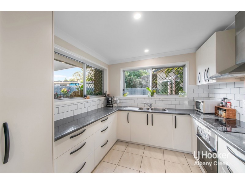 9 Mona Vale Way, Petrie QLD 4502