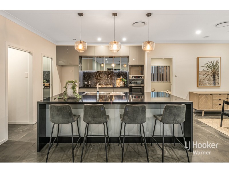 10 Russet Burbank Parade, Warner QLD 4500