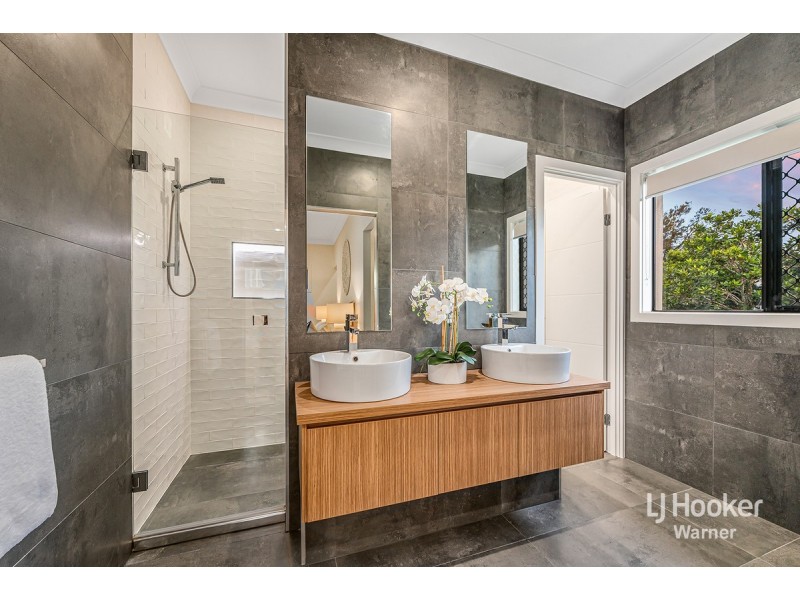 10 Russet Burbank Parade, Warner QLD 4500