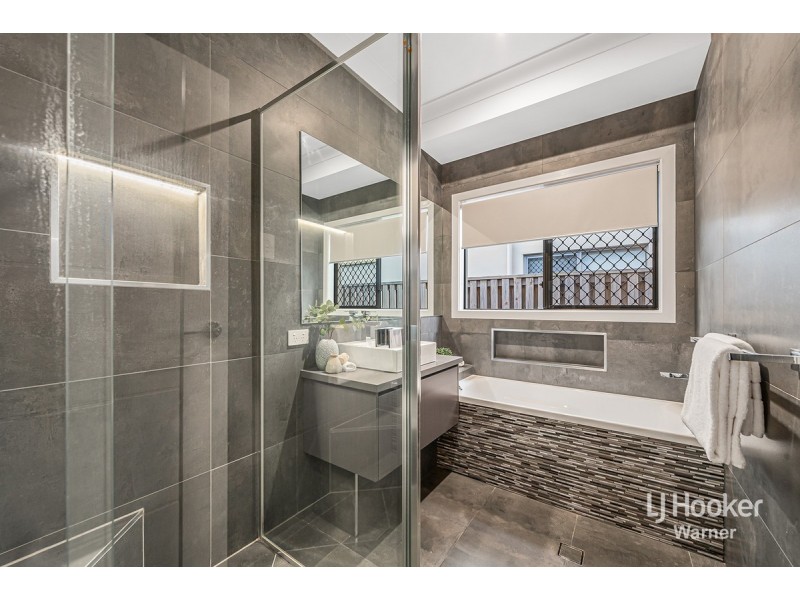 10 Russet Burbank Parade, Warner QLD 4500