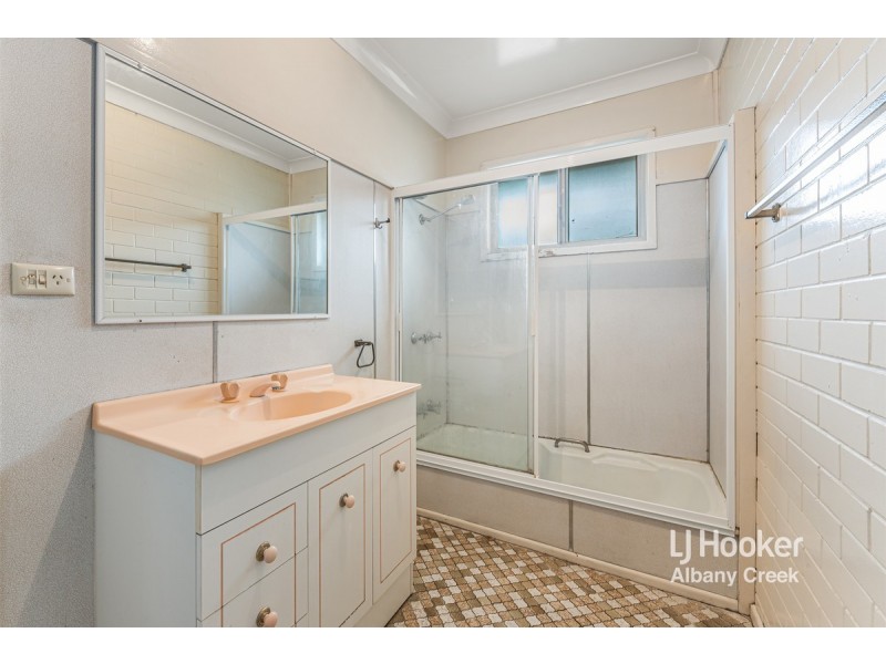 1 & 2/10 Windemere Road, Albany Creek QLD 4035