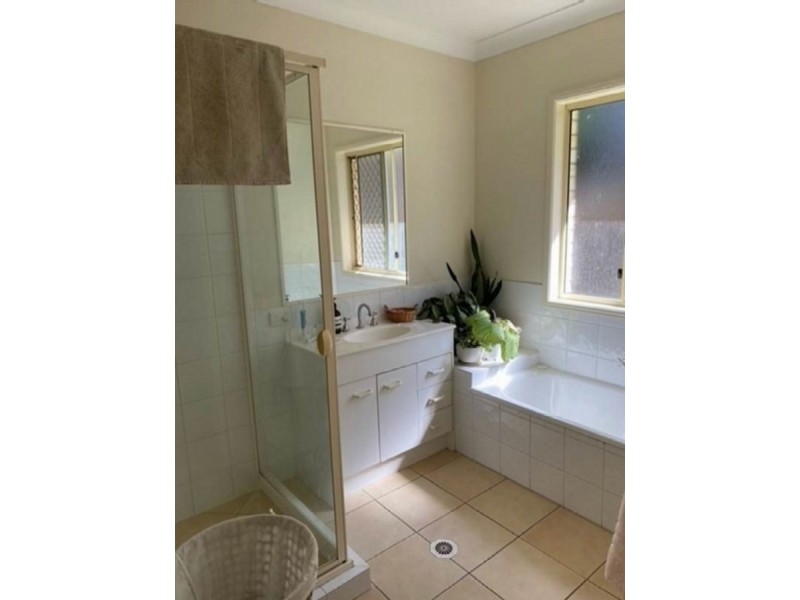 33 Pettys Road, Everton Hills QLD 4053