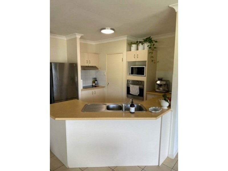 33 Pettys Road, Everton Hills QLD 4053