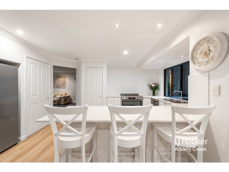 11 Peace Court, Eatons Hill QLD 4037