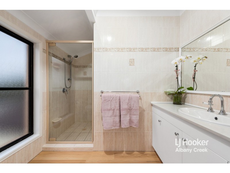 11 Peace Court, Eatons Hill QLD 4037