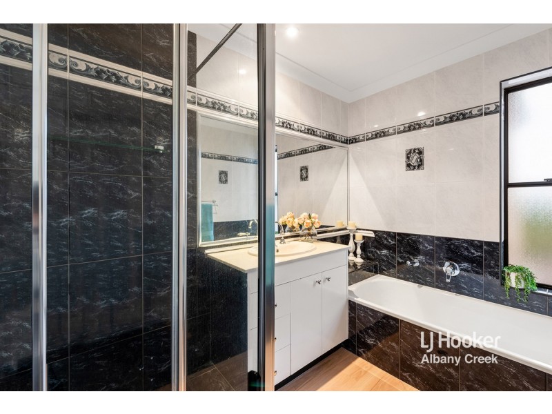 11 Peace Court, Eatons Hill QLD 4037