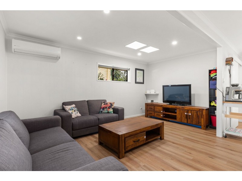 24 Seligan Street, Albany Creek QLD 4035