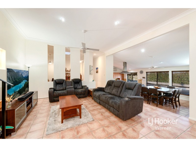 15 Valencia Court, Eatons Hill QLD 4037