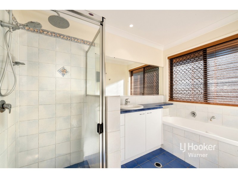 15 Valencia Court, Eatons Hill QLD 4037