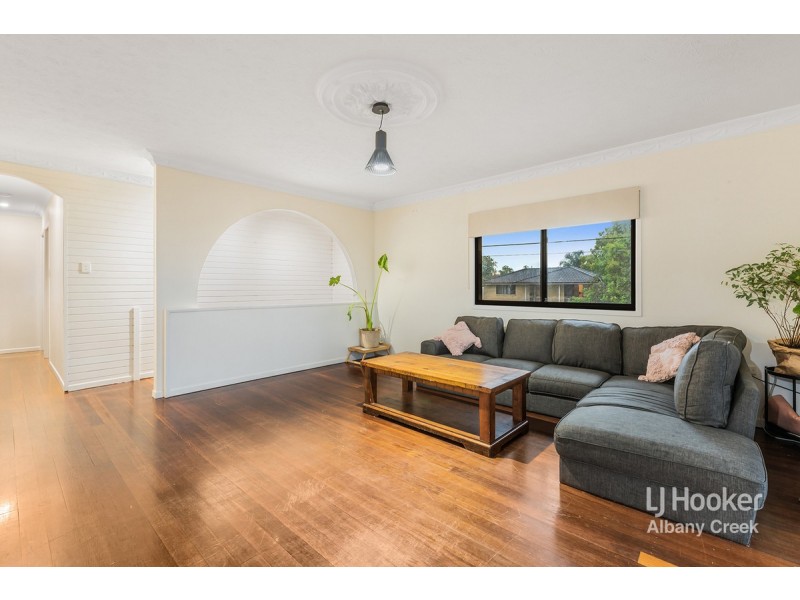 6 Leitchs Road South, Albany Creek QLD 4035