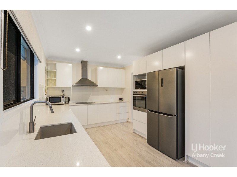 6 Leitchs Road South, Albany Creek QLD 4035