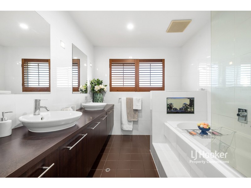 5 Fulmar Court, Albany Creek QLD 4035
