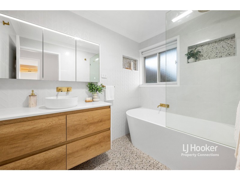 4 Leto Court, Eatons Hill QLD 4037