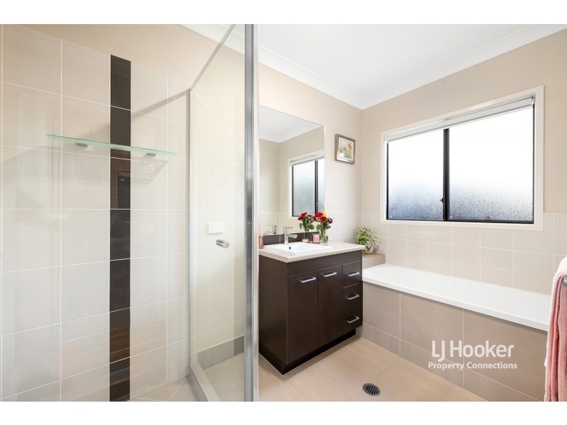 6 Fidelio Court, Eatons Hill QLD 4037