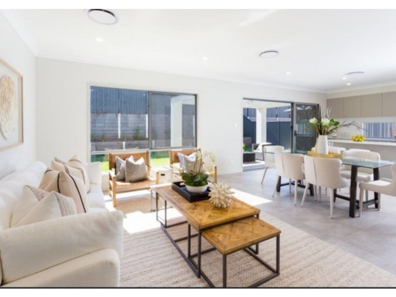 4 Pelion Street, Bridgeman Downs QLD 4035