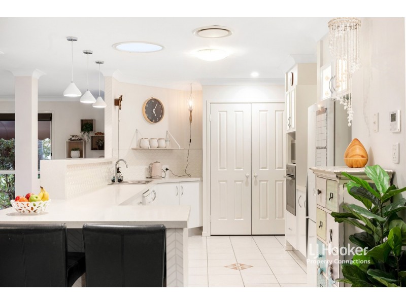 6 Renae Court, Eatons Hill QLD 4037