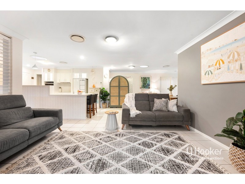 6 Renae Court, Eatons Hill QLD 4037