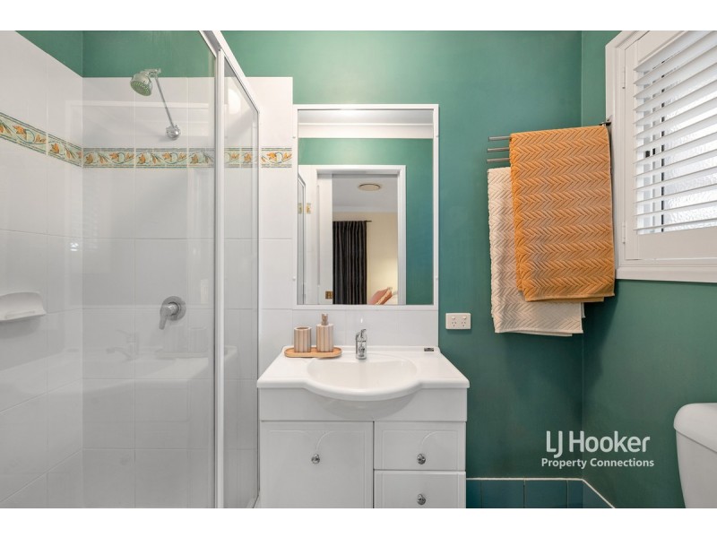 6 Renae Court, Eatons Hill QLD 4037