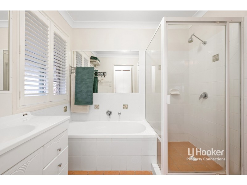 6 Renae Court, Eatons Hill QLD 4037