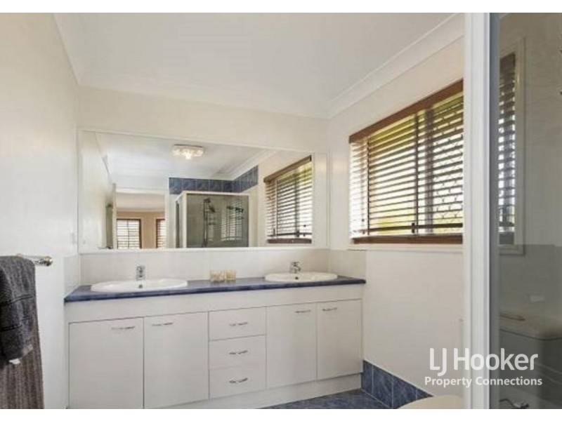 11 Memoire Court, Eatons Hill QLD 4037