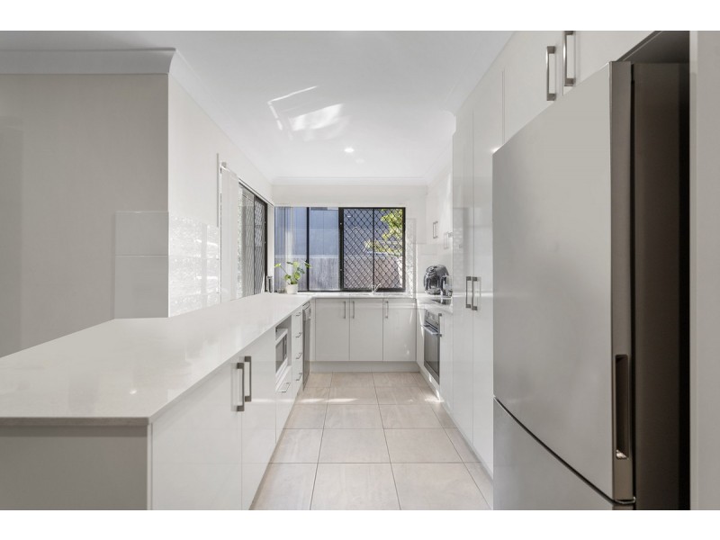 23/7 Franco Place, Bridgeman Downs QLD 4035