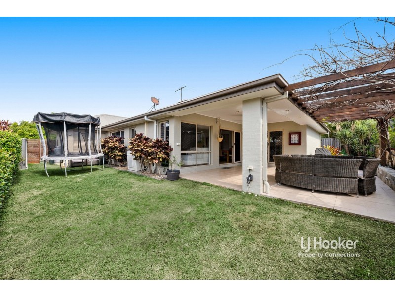 7 Reach Place, Eatons Hill QLD 4037