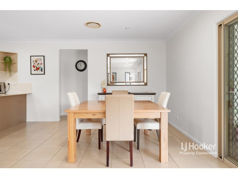 7 Reach Place, Eatons Hill QLD 4037