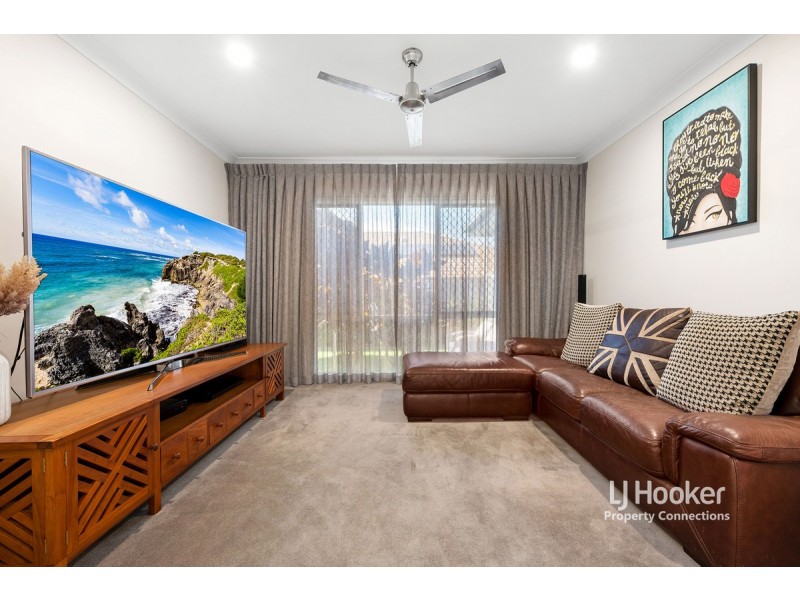 7 Reach Place, Eatons Hill QLD 4037