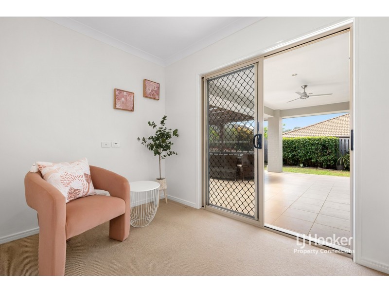 7 Reach Place, Eatons Hill QLD 4037