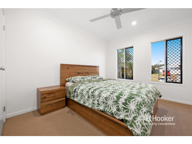 7 Reach Place, Eatons Hill QLD 4037