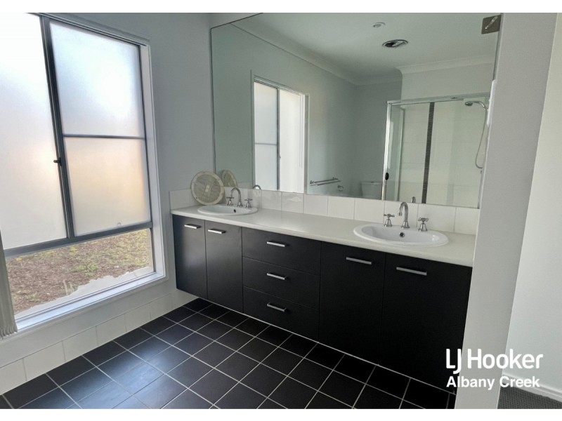 17 Tributary Court, Eatons Hill QLD 4037