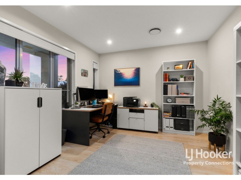 5 Maggie Place, Cashmere QLD 4500