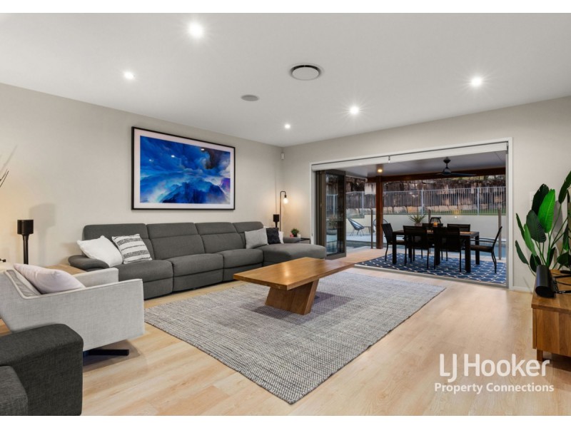 5 Maggie Place, Cashmere QLD 4500