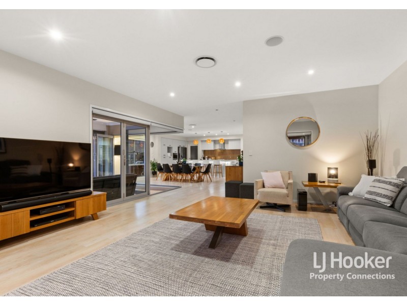 5 Maggie Place, Cashmere QLD 4500