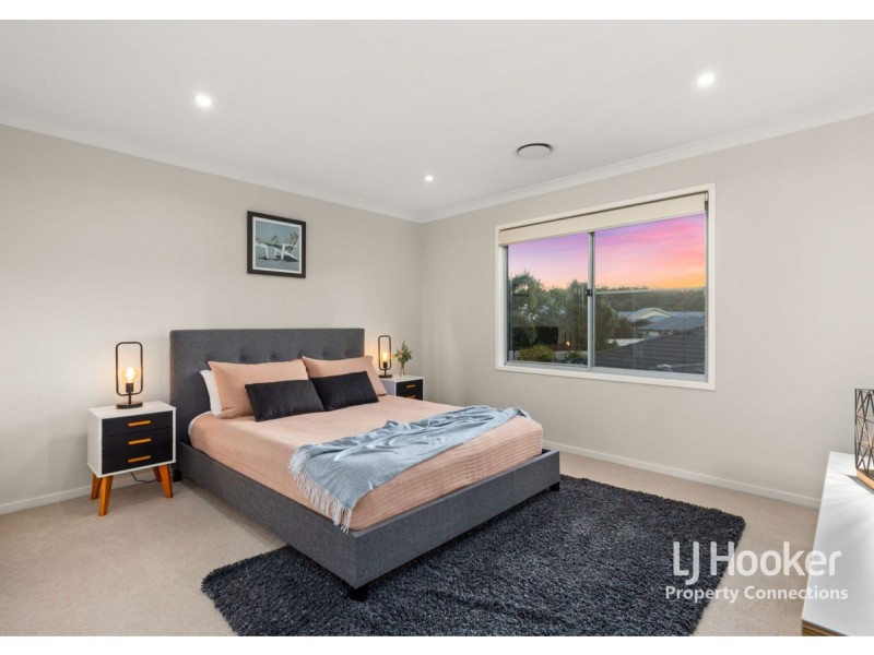 5 Maggie Place, Cashmere QLD 4500