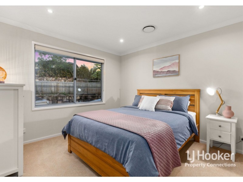 5 Maggie Place, Cashmere QLD 4500