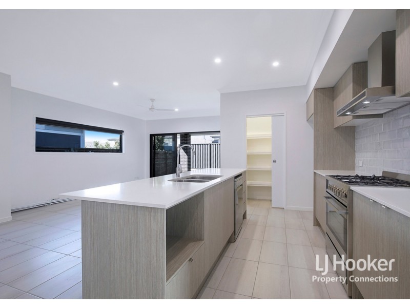 69 Lakeview Promenade, Newport QLD 4020
