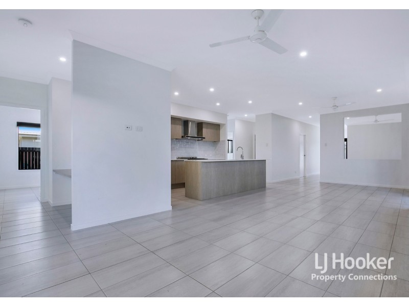 69 Lakeview Promenade, Newport QLD 4020