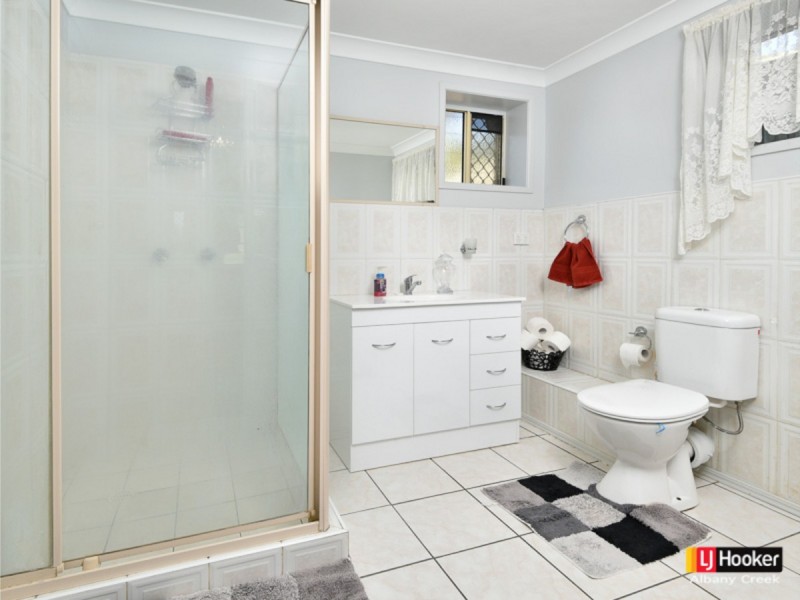 4 Strathford Avenue, Albany Creek QLD 4035