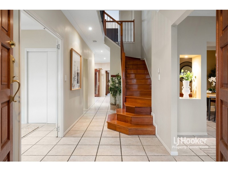 11 Memoire Court, Eatons Hill QLD 4037