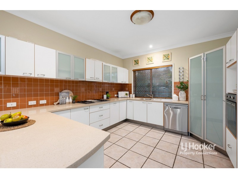 11 Memoire Court, Eatons Hill QLD 4037