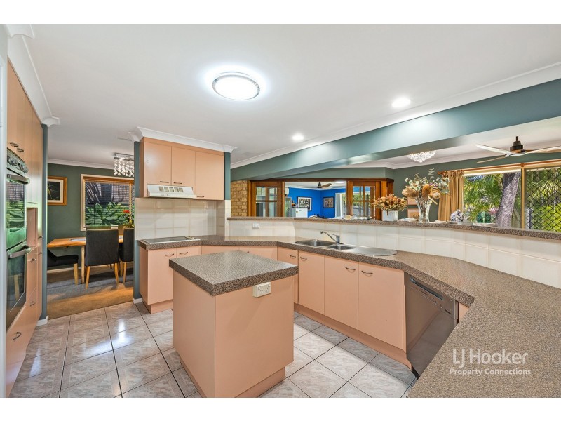 6 Pine Bark Court, Albany Creek QLD 4035