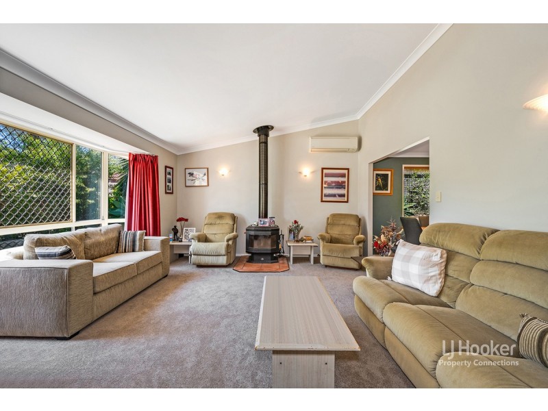 6 Pine Bark Court, Albany Creek QLD 4035