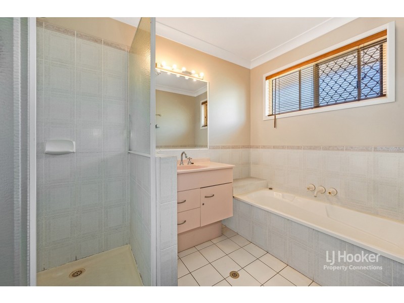 6 Pine Bark Court, Albany Creek QLD 4035