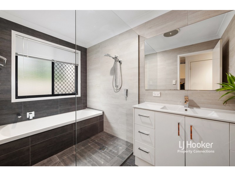 6 Sonora Court, Eatons Hill QLD 4037