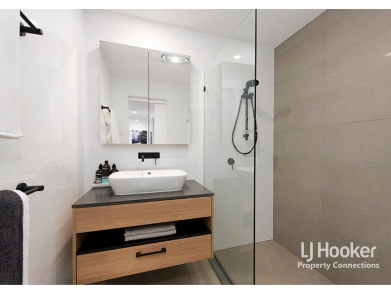 1/60 Leitchs Road South, Albany Creek QLD 4035