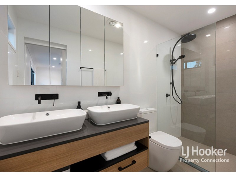 1/60 Leitchs Road South, Albany Creek QLD 4035